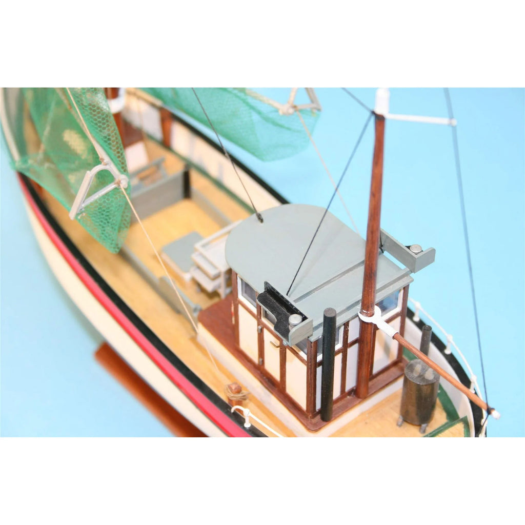 Billing Boats 1:60 Scale Rainbow - Plastic hull